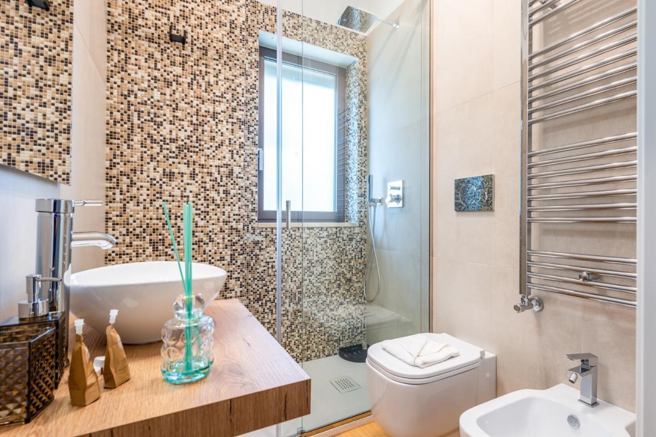Central & Elegant Room Near The Station Μπάρι Εξωτερικό φωτογραφία